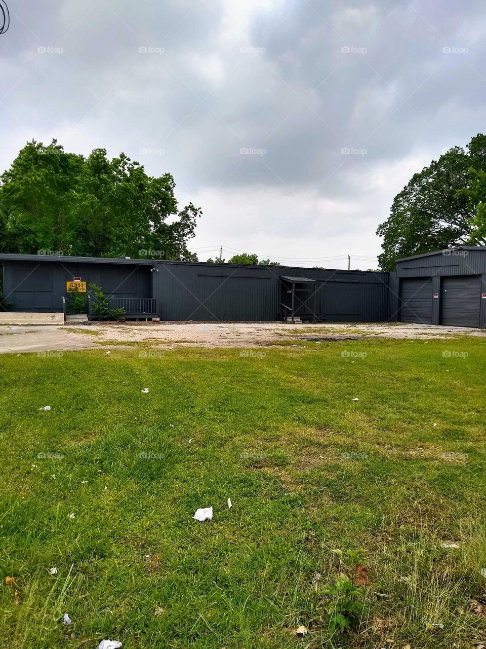 Picture of a small building in the neighborhood.