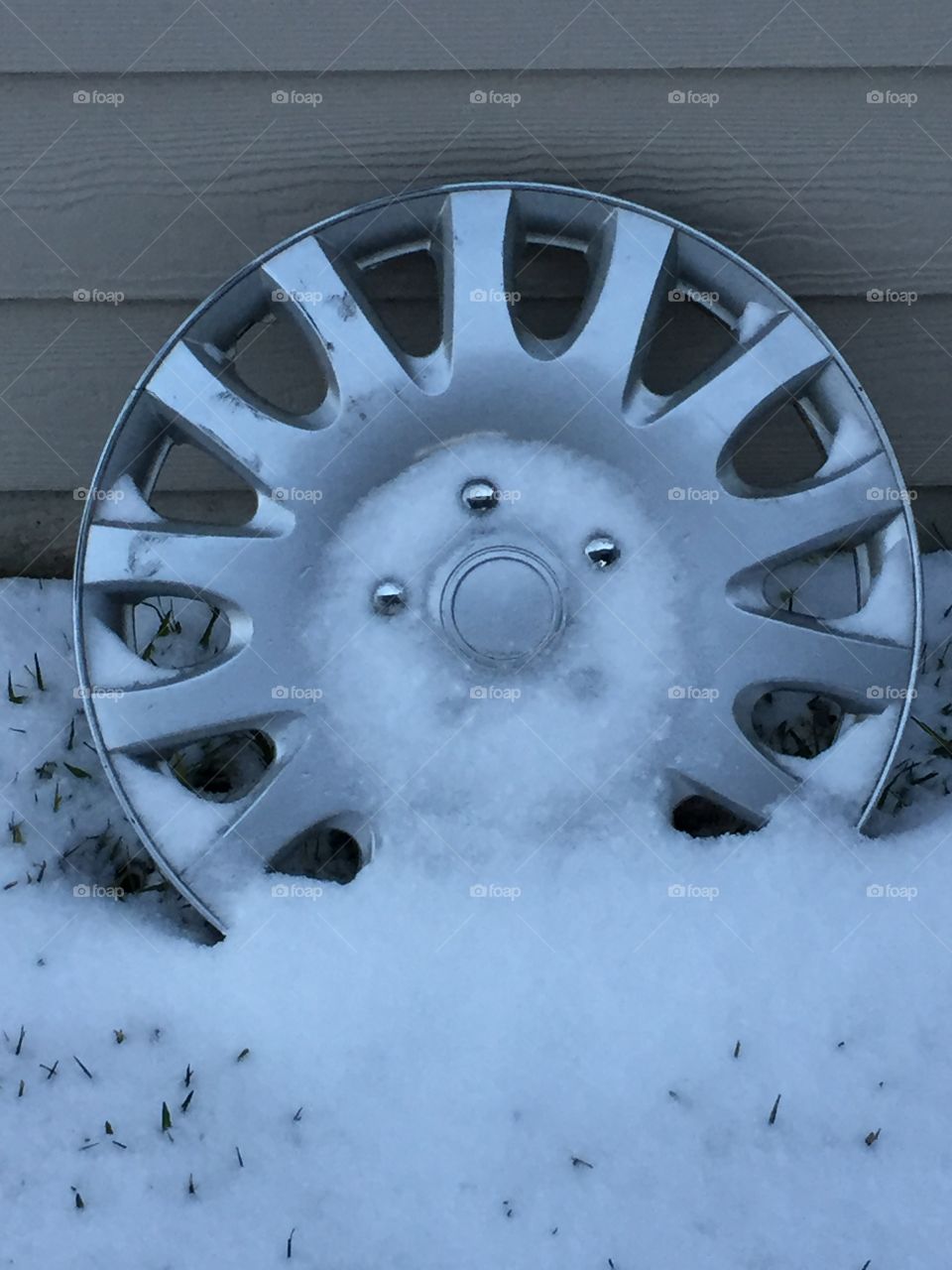 Snow on hubcap