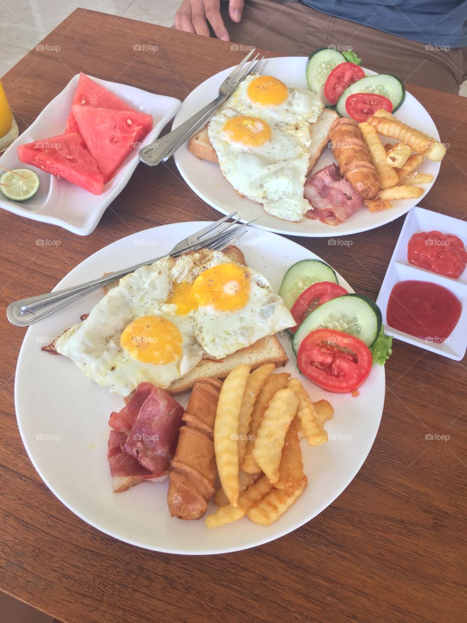 Airbnb stay in bali having a great and yummy breakfast provide by the owner