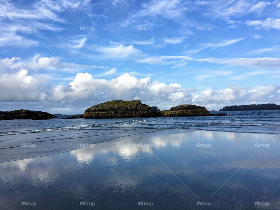 Meeting of the tides in Tofino 