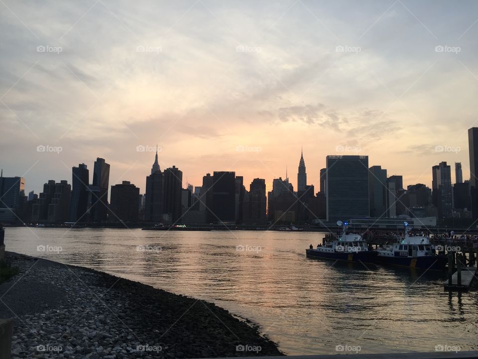 View of the manhattan skyline from across the river in Long Island City, queens 