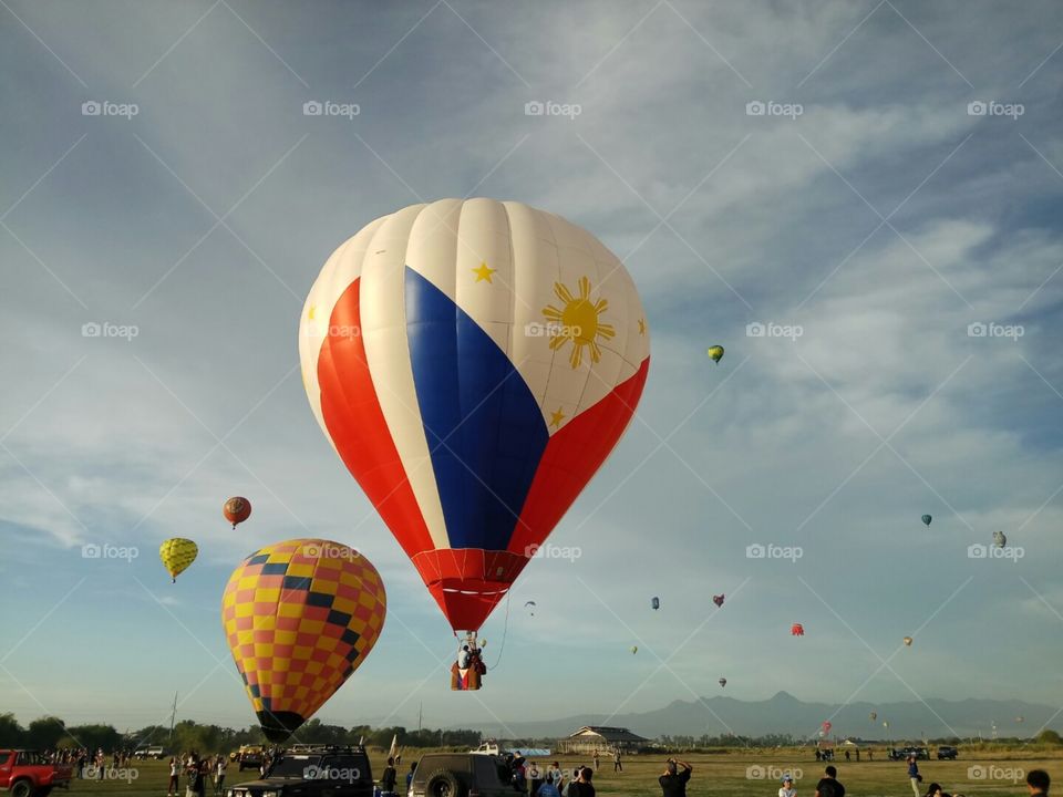 philippine flag on hot air balloon