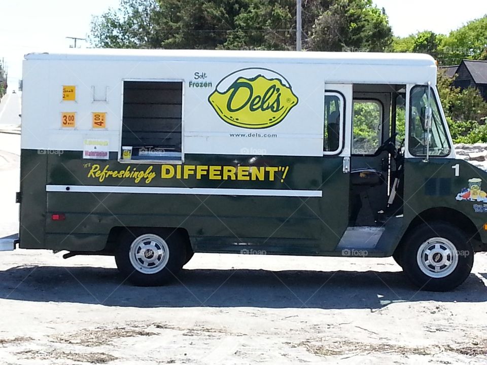 Del's Lemonade Truck