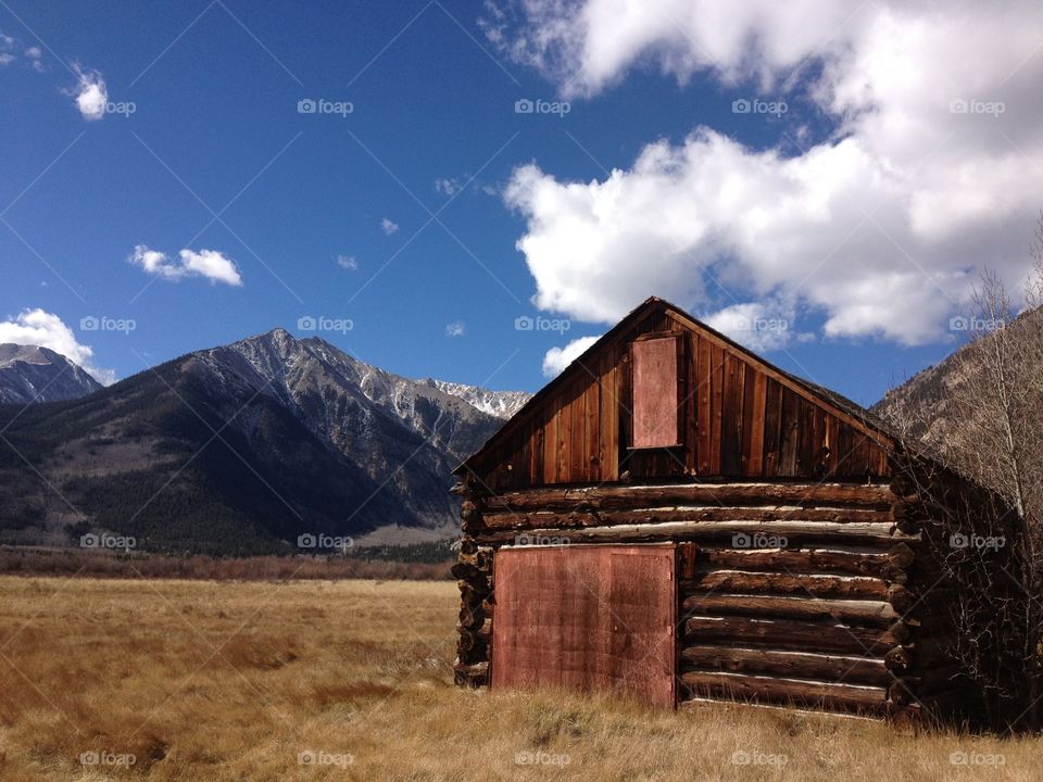 Barn in the Rockies . Barn in the Mountains 