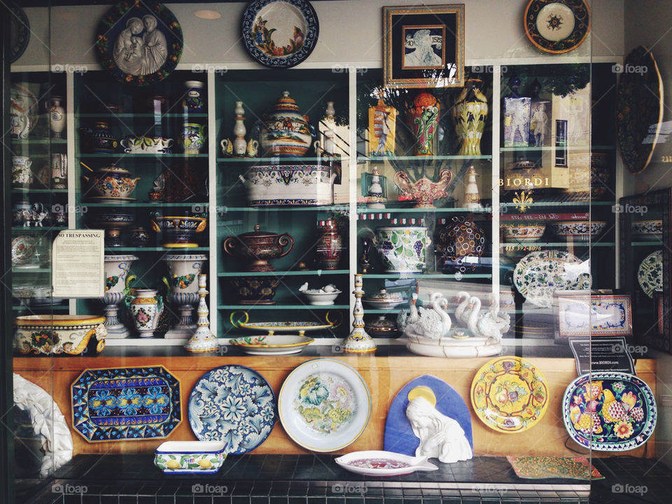 CHINA DISHES ON DISPLAY