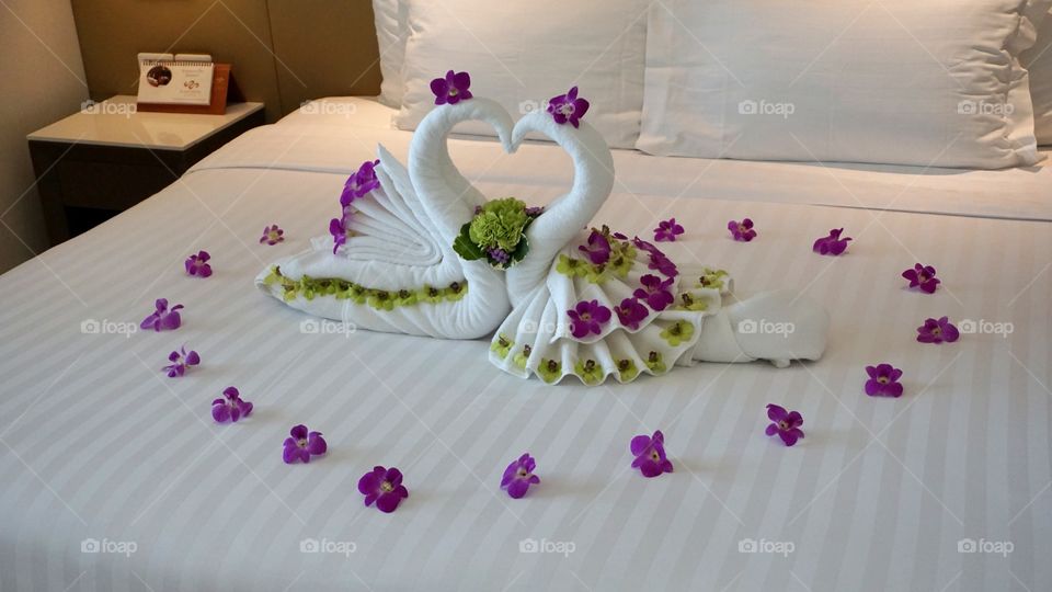 Honeymoon bed decoration