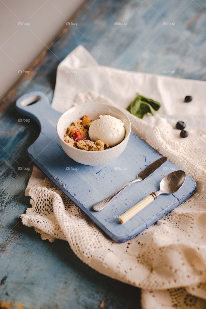 cooked egg and round white ceramic bowl