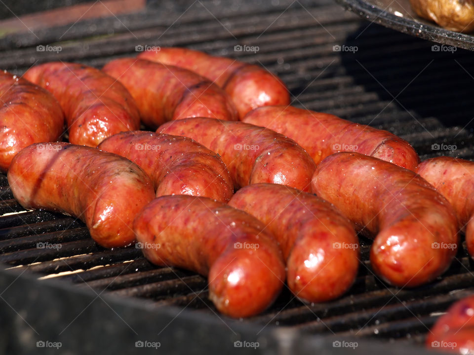 Cooking sausages