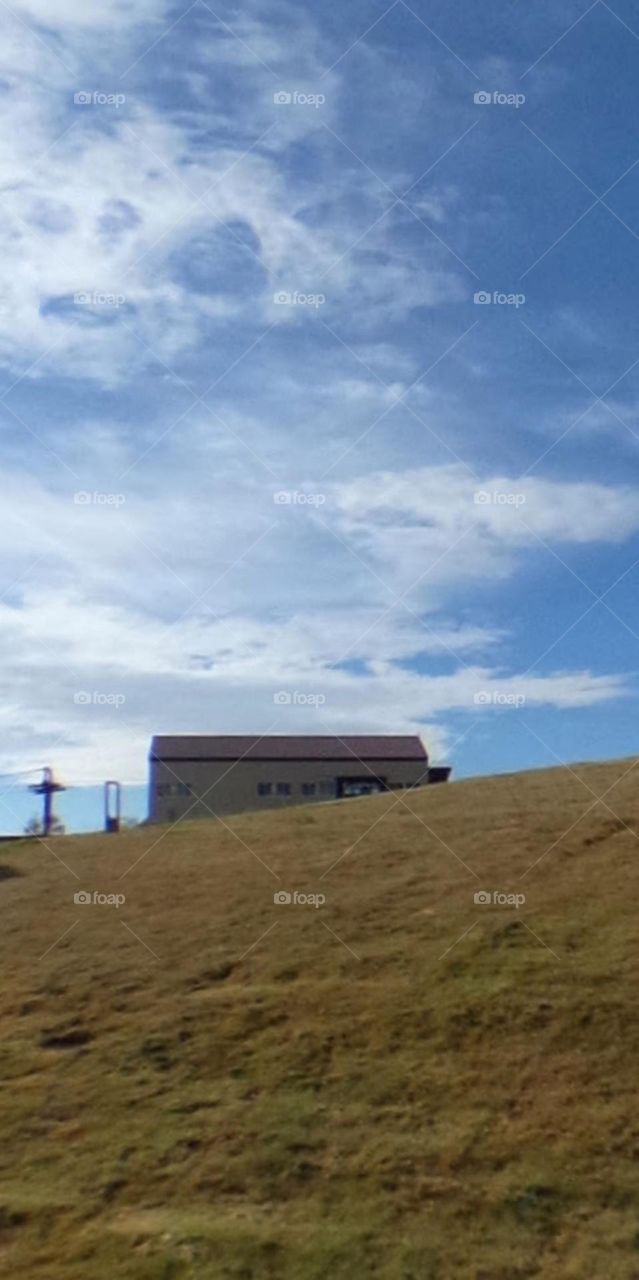 Mây tạo Thành mặt con vật.