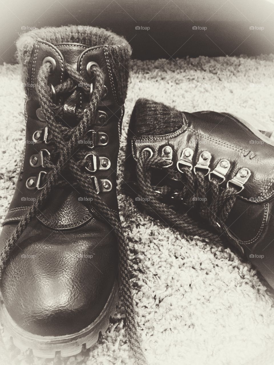 Boots in black and white 