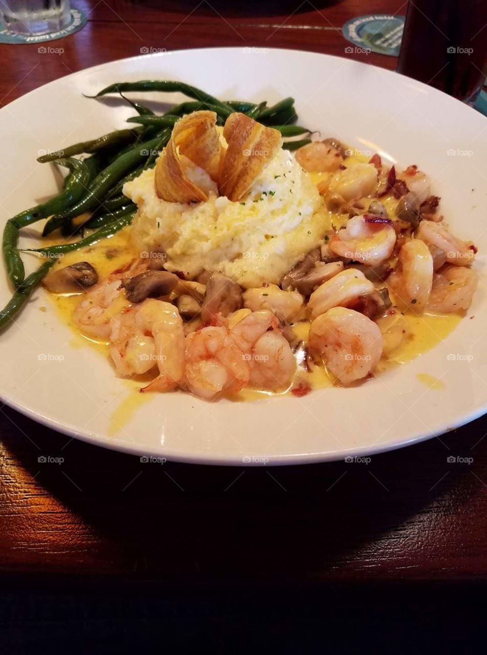 shrimp and grits southern delight