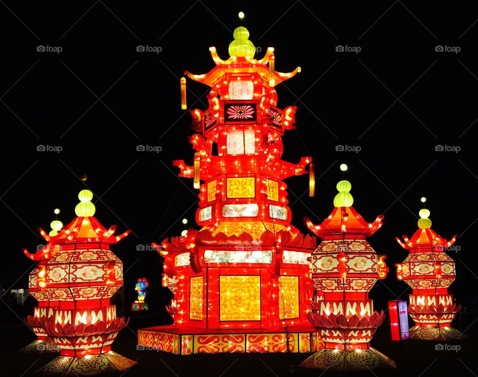 Pagoda lantern display at "China Light" exhibit 