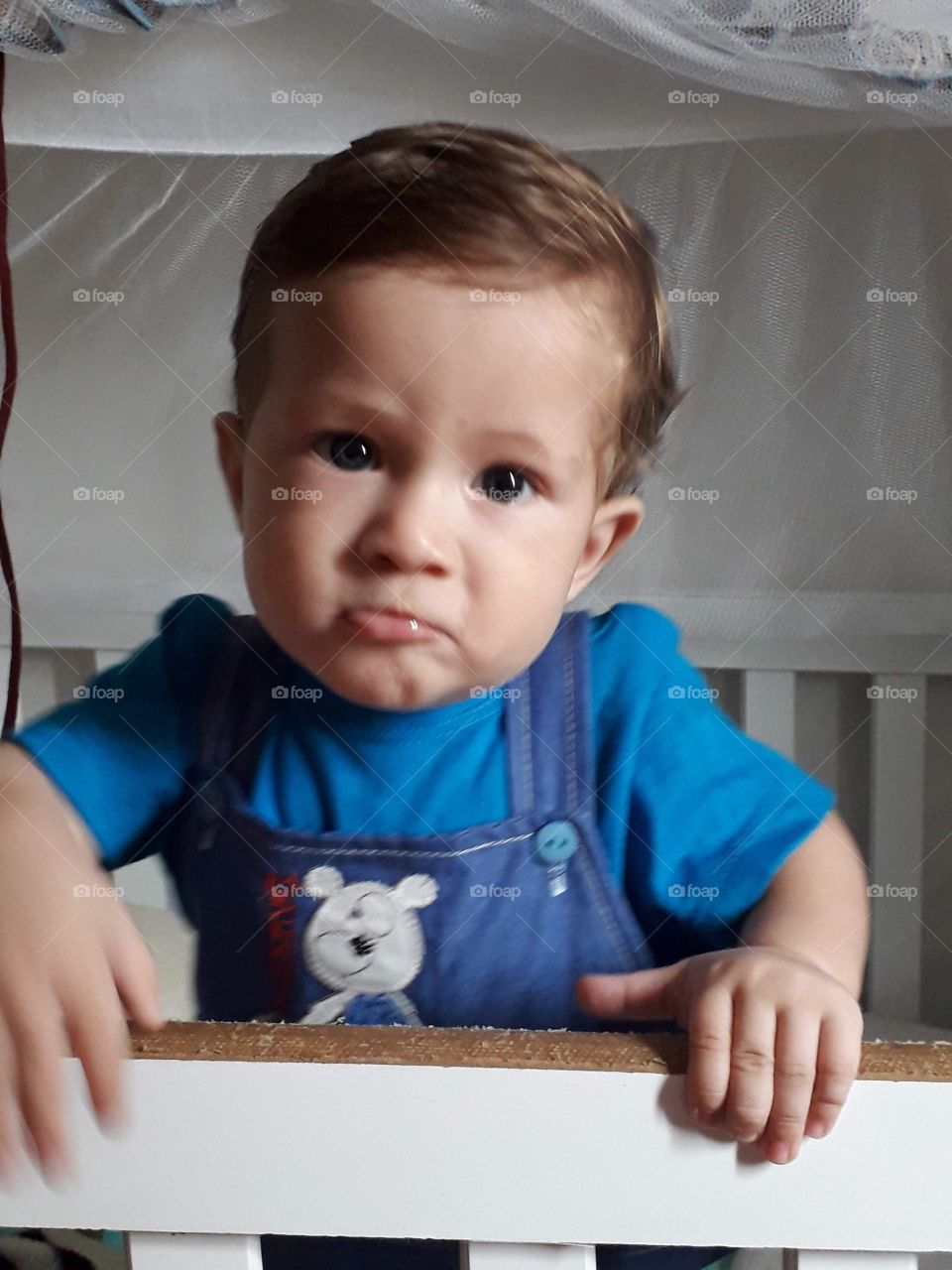 Bebê lindo fazendo beicinho