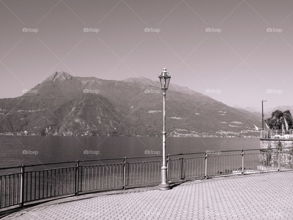 Lake Como black and white