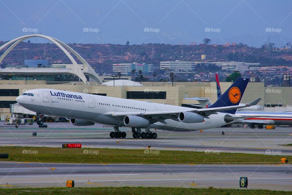 LUFTHANSA AIRLINES A340-300 LAX