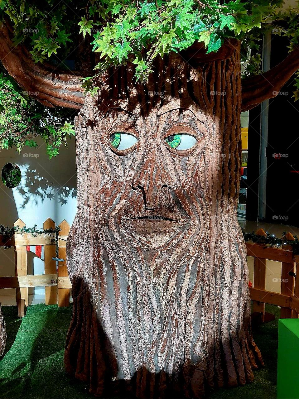 Tree like a human being