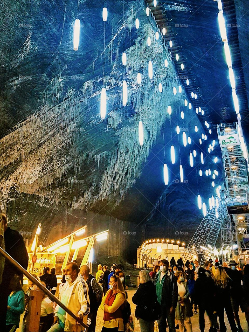 the crowds of people at the Turda salt pan