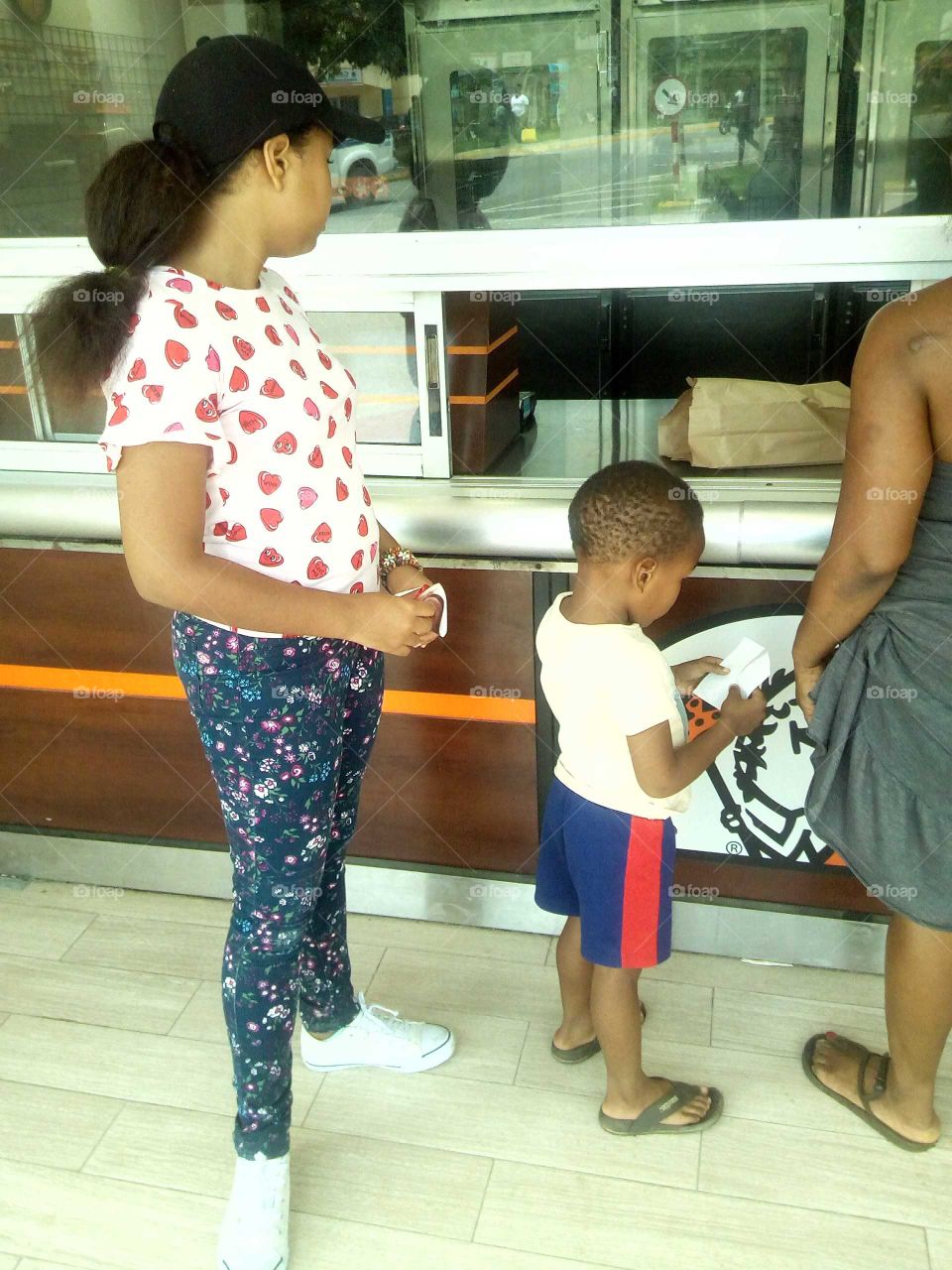 i love to eat pizza some for lunch or dinner  or with some of my friends an enjoy some games.