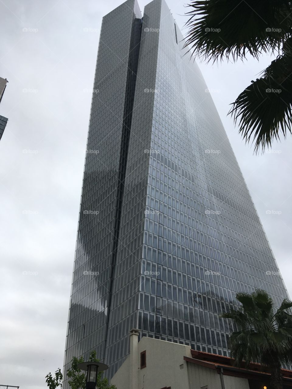 Tel aviv skyscraper 