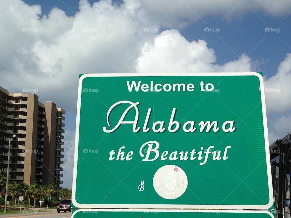 Alabama State Line Sign
