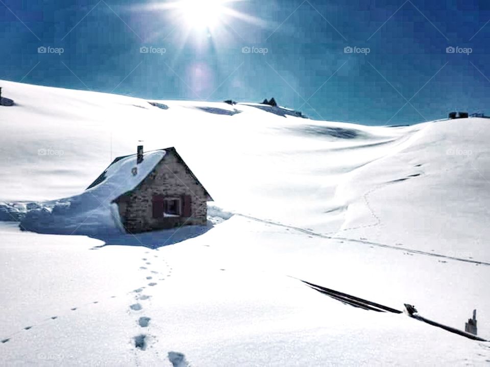 refugio en la nieve