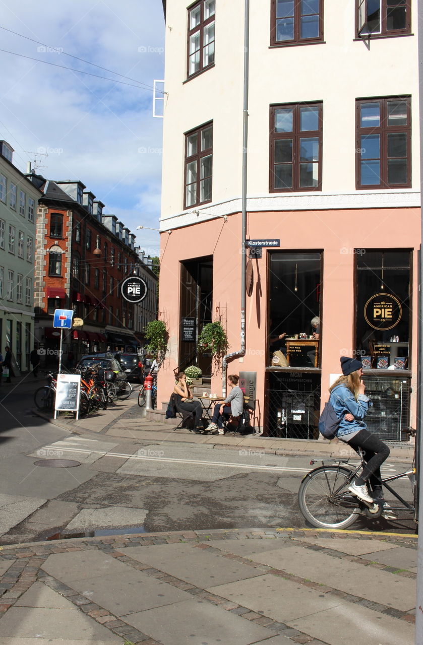 Citylife in Copenhagen, The American Pie Company corner.