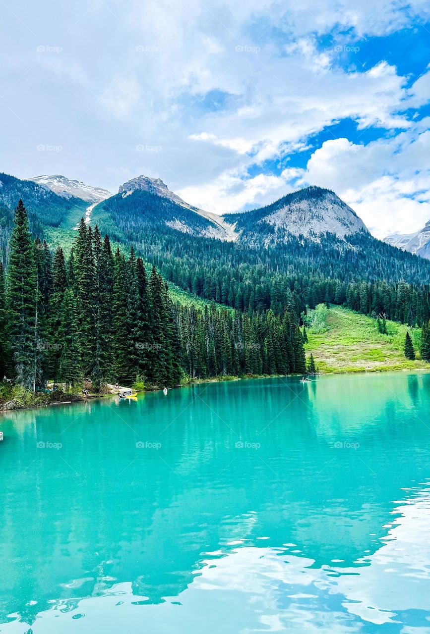 Emerald Lake in Yoho National Park, British Columbia, Canadá.