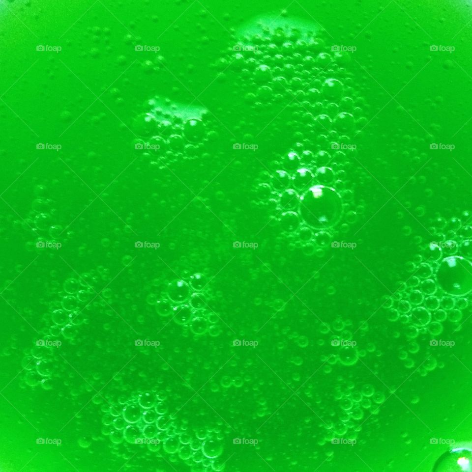 Green poison with bubbles