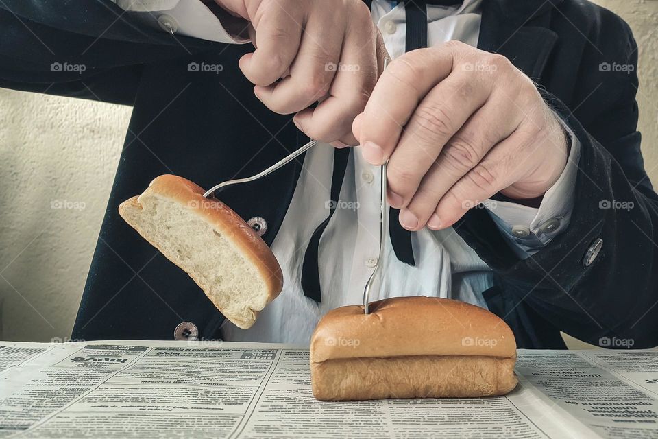 Like Mr Charlie Chaplin in "The Gold Rush", Dance of Bread Rolls on Forks