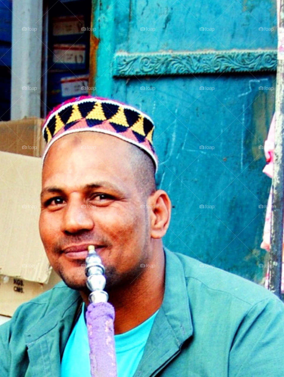 A man and his shisha