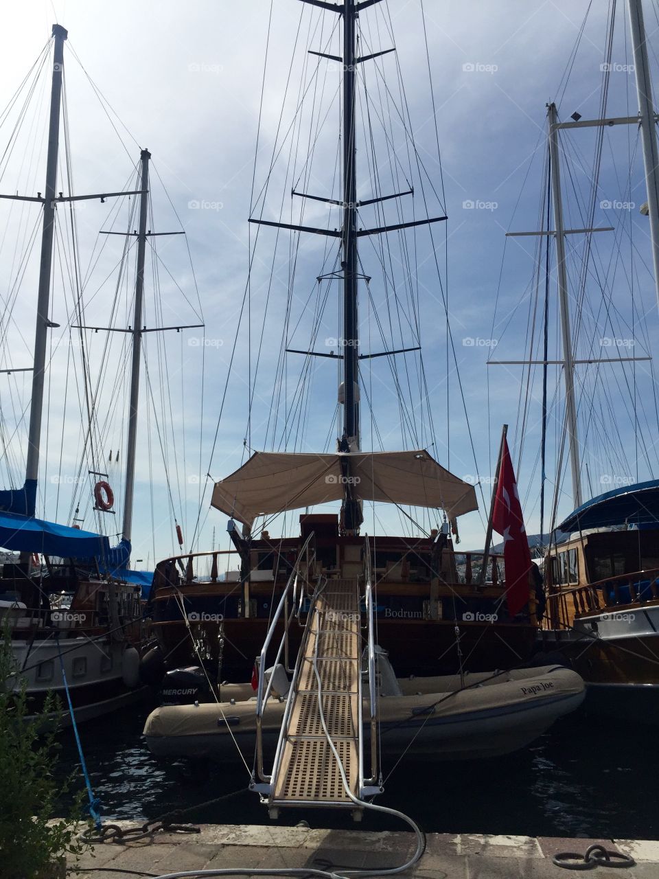 Gangway to sailing boat