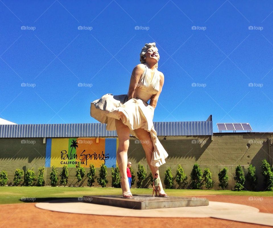 Tourists under a skirt