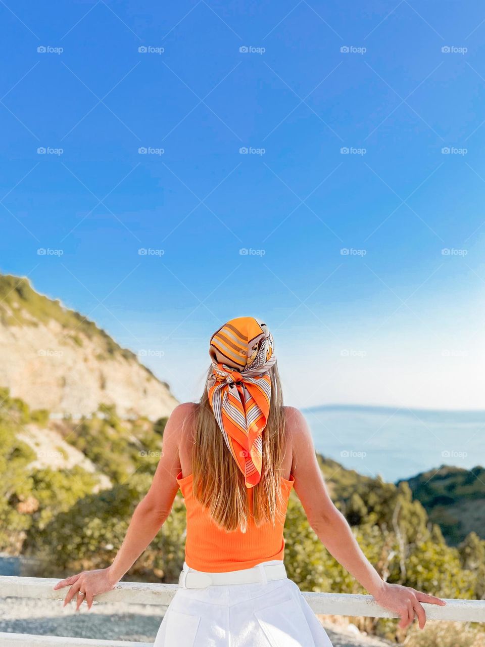 girl looking at the sea