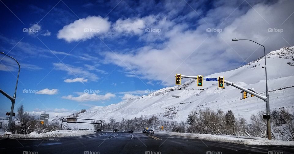 Beautiful blue sky on a cold winter day Mountains if the east  🗻 soft white clouds surrounding the blue skies, lots of snow all around to give us moisture in the land.