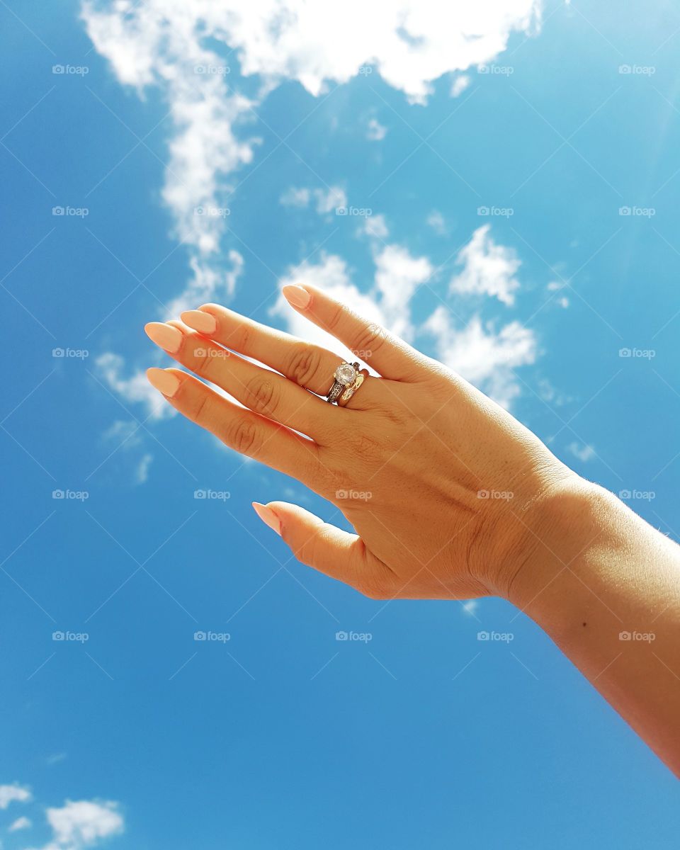 My hand touch the sky!