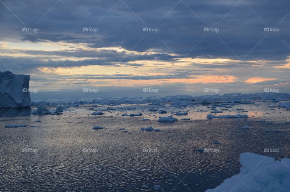 Midnight Sun Sailing Greenland