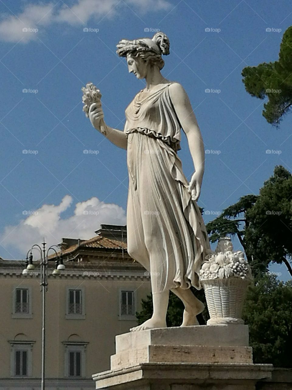 Statue, sculpture (Piazza del Popolo, Rome, Italy)