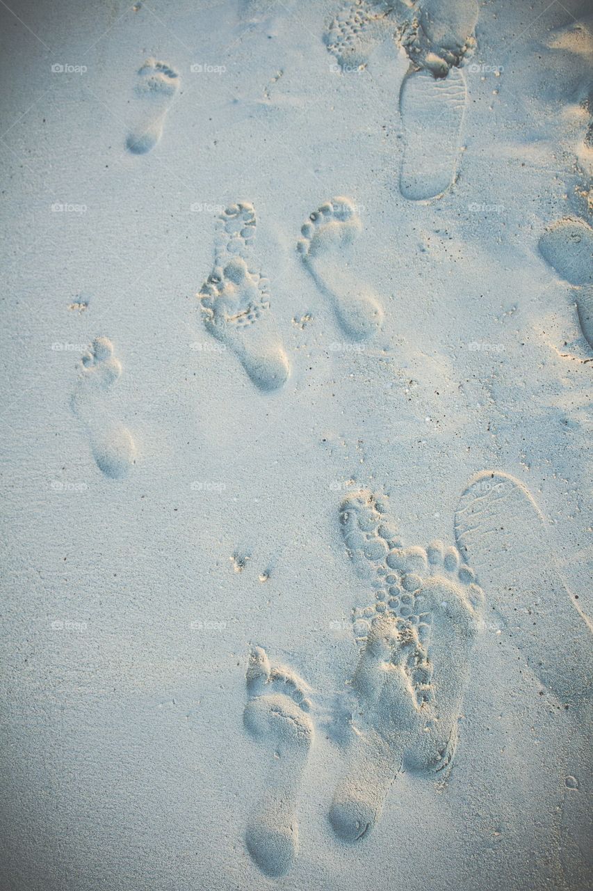 beach sand-footprints