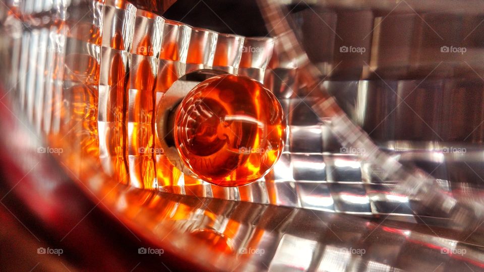 Lâmpada cor laranja, de alerta de veículo.