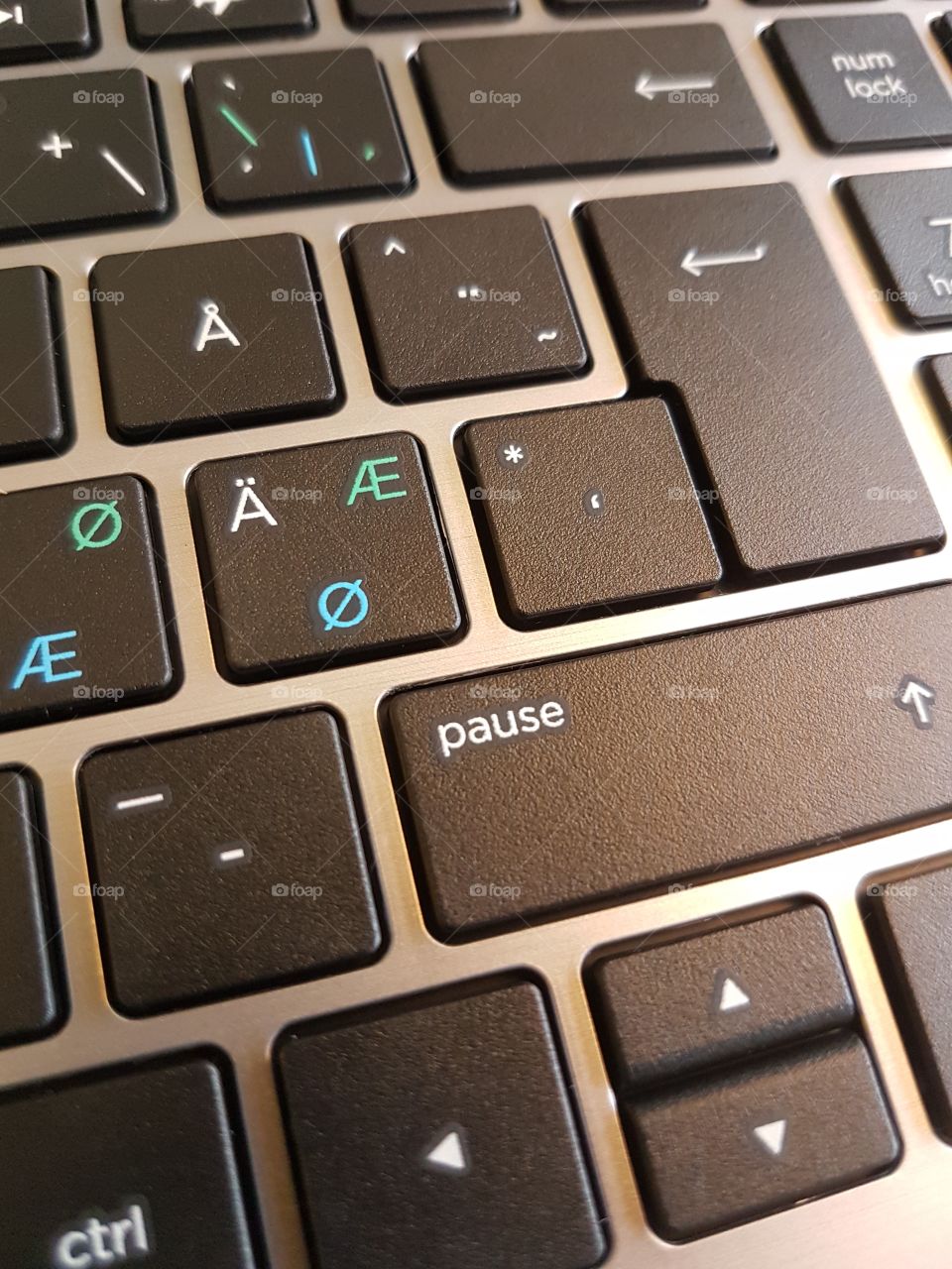 pause mode keyboard laptop
