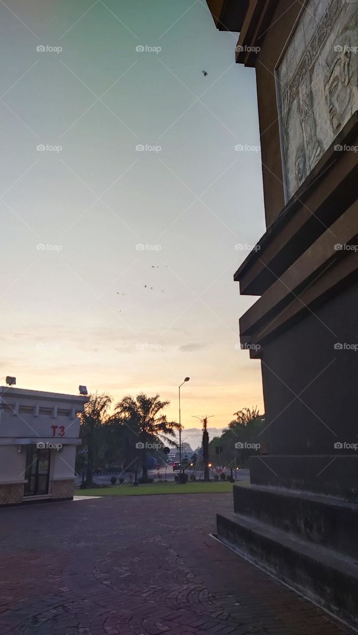 pagi di simpang lima gumul Kediri