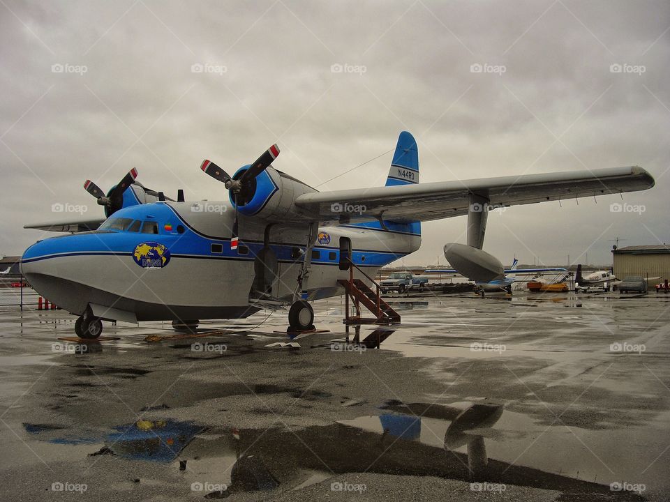 Pontoon Seaplane
