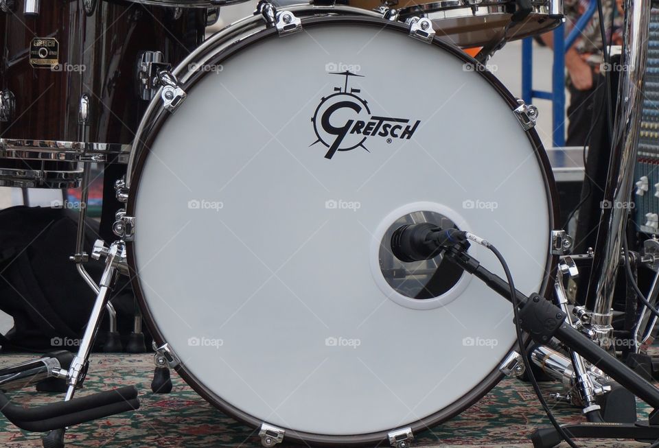 Bang on the drums all day. Gretsch drum set 