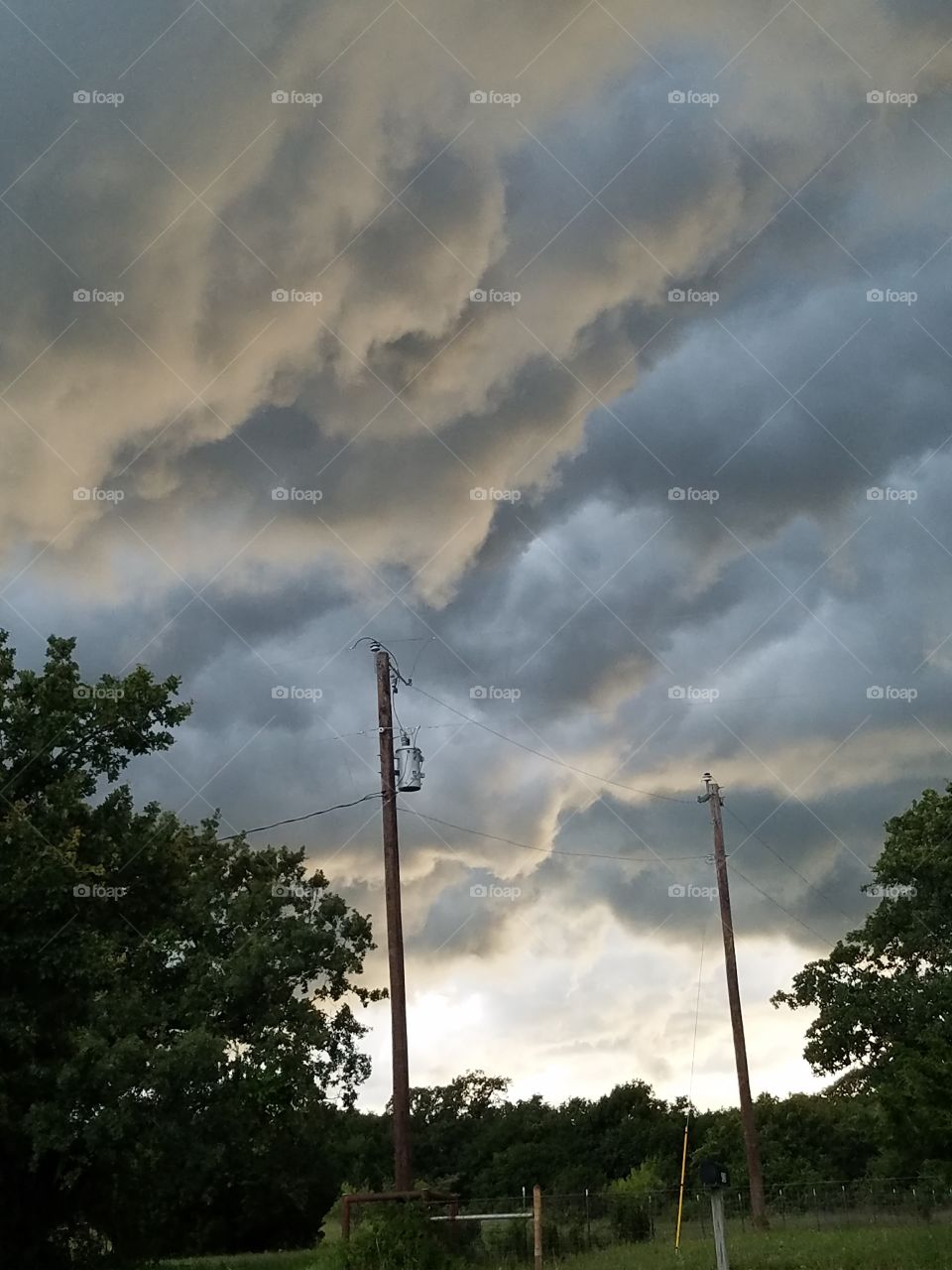 Thunderstorms rolling in.  I love storms  !