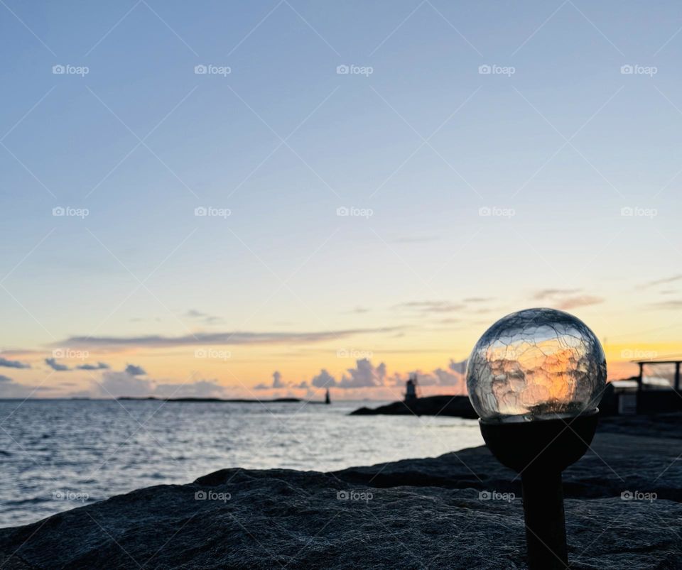 Reflecting glass ball