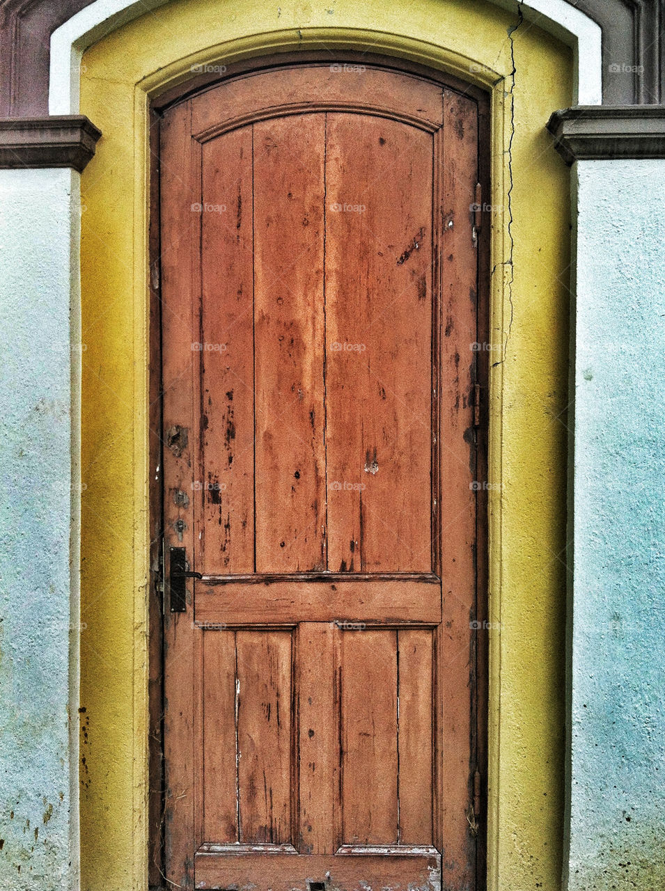 yellow door brown old by miamania