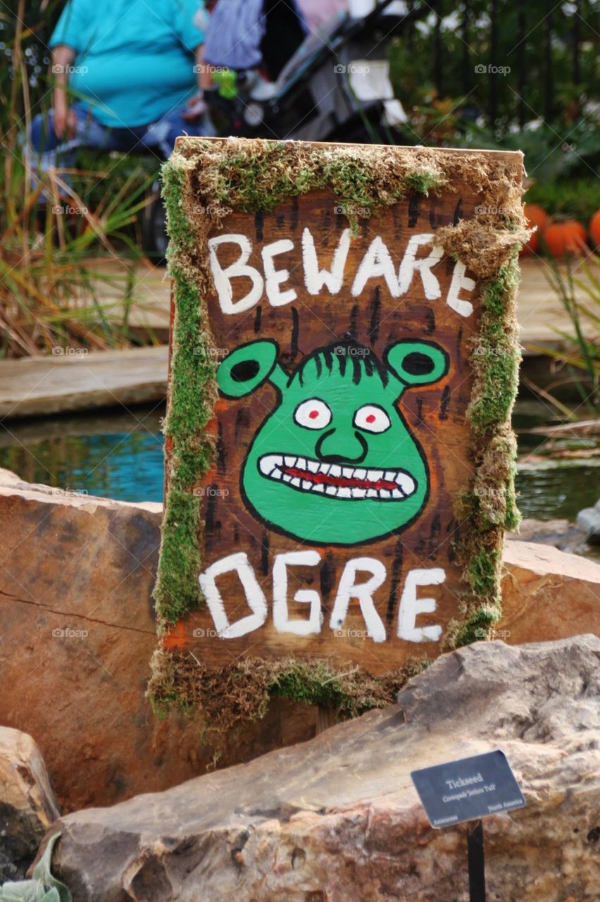 Shrek Halloween Sign