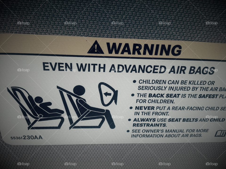 Warning. Airbag safety warning