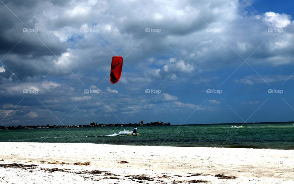 Kitesurfing 