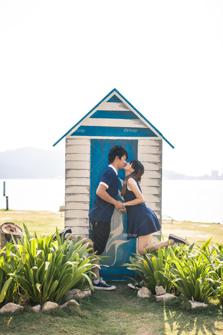 kissing at small house